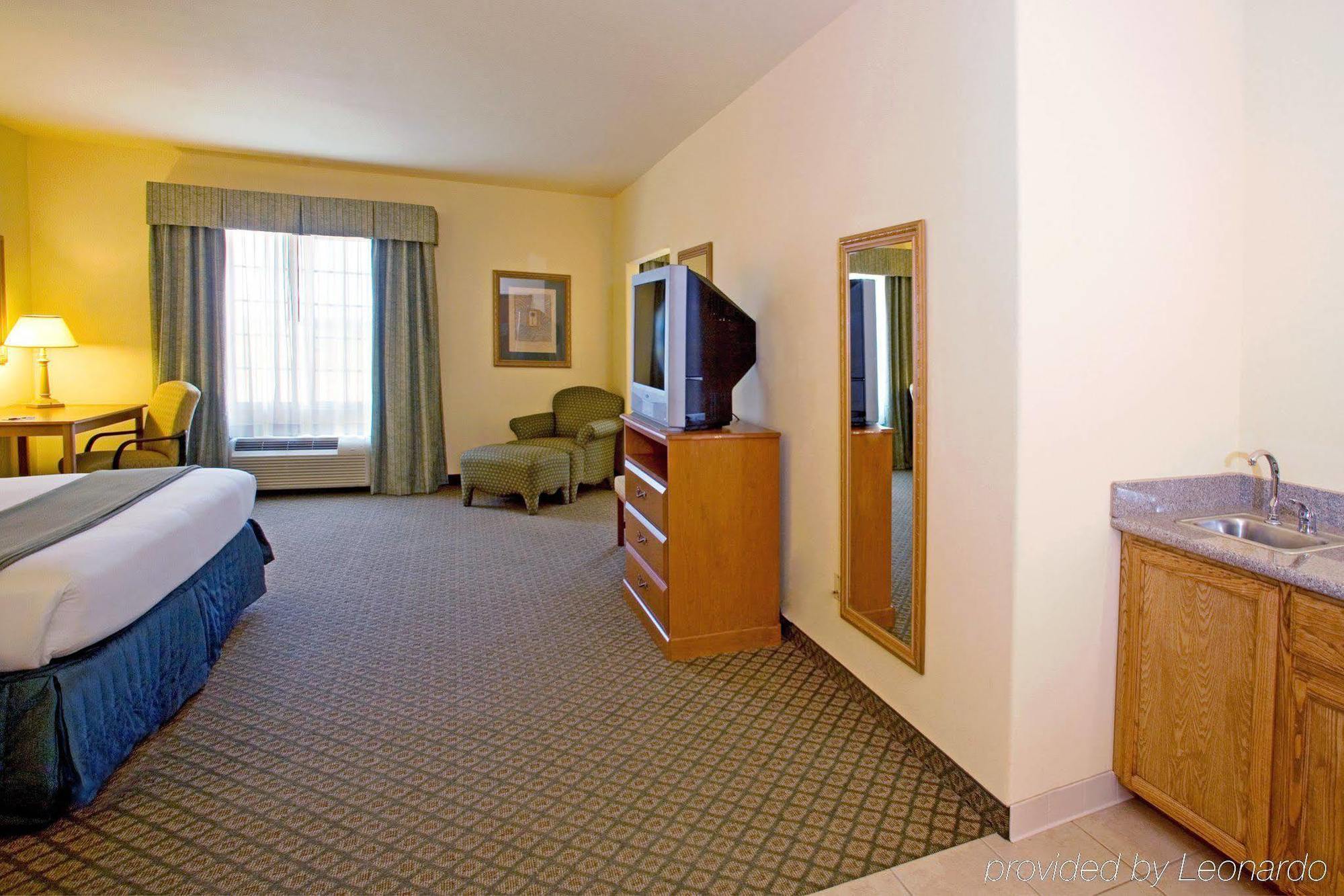 Holiday Inn Express Hotel & Suites Rio Grande City, An Ihg Hotel Room photo